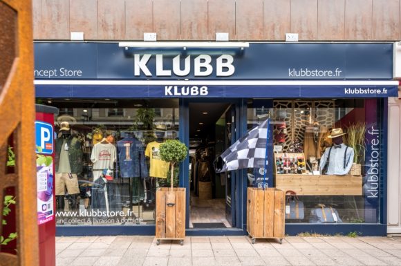 Réalisation store banne pour le KLUBB au Mans