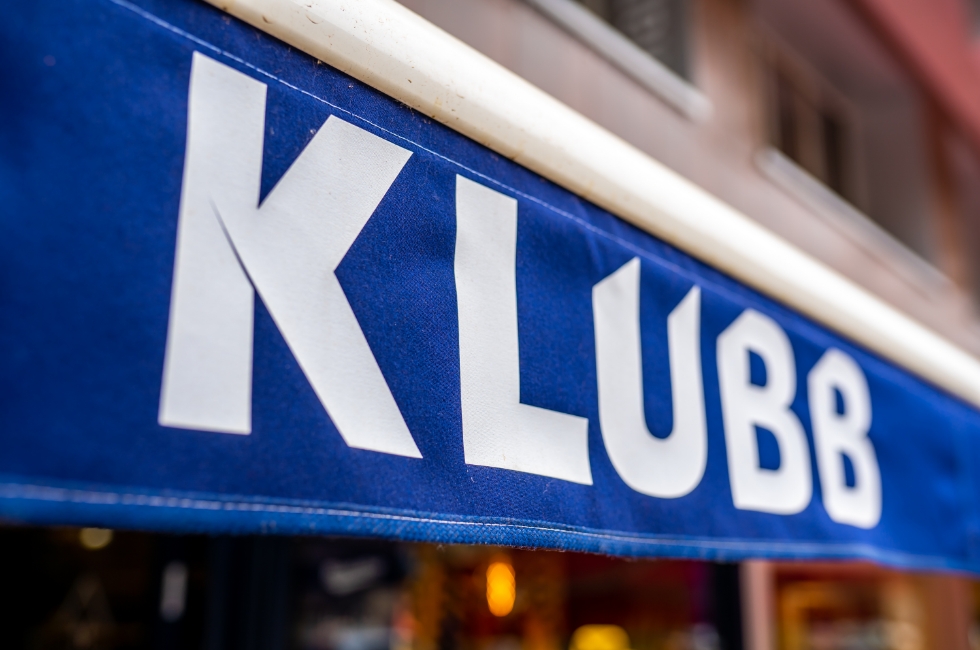 Réalisation store banne pour le KLUBB au Mans