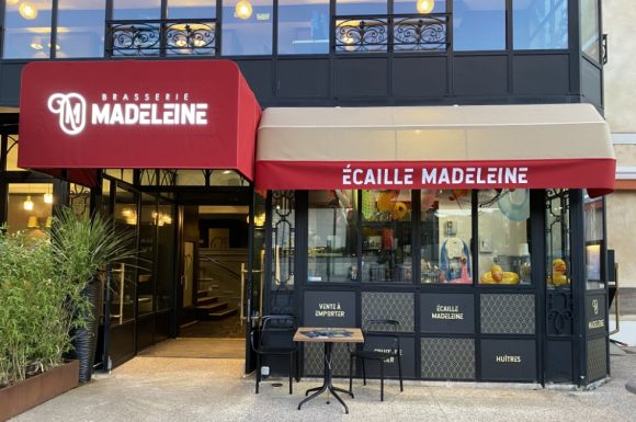 Réalisation stores corbeille pour la Brasserie Madeleine au Mans