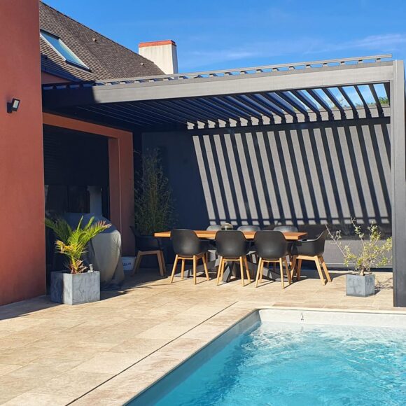Réalisation pergola Victoria Extra à Savigné-l'Evêque