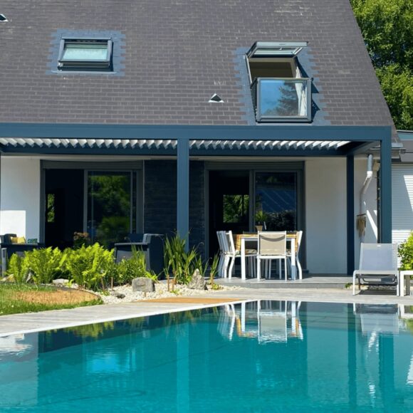 Réalisation pergola bioclimatique à Ruaudin