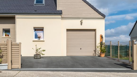 Porte de garage basculante Linconyl beige