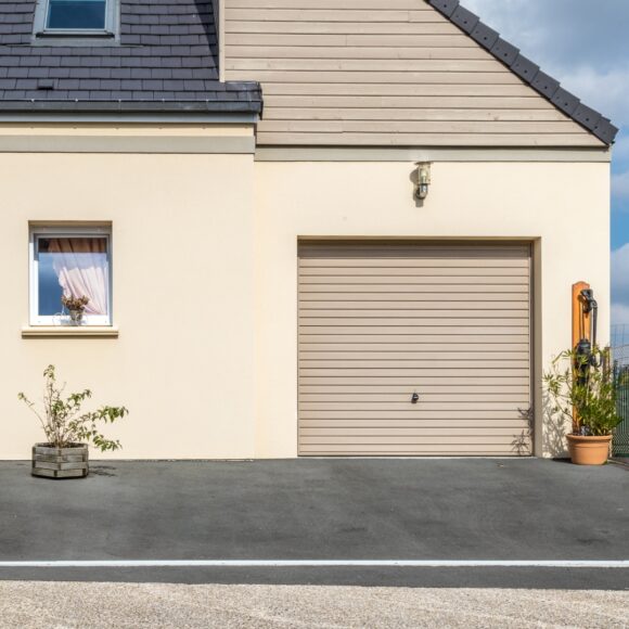 Porte de garage basculante Linconyl beige