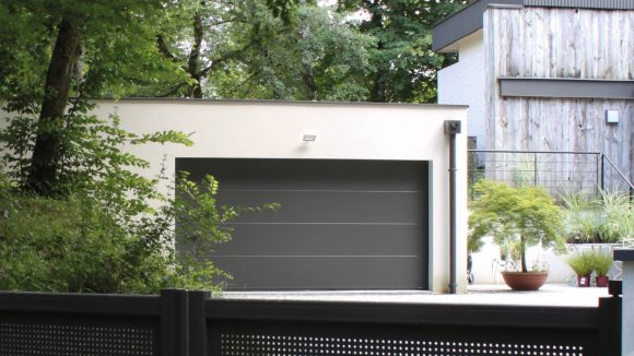 Porte de garage sectionnelle Linconyl