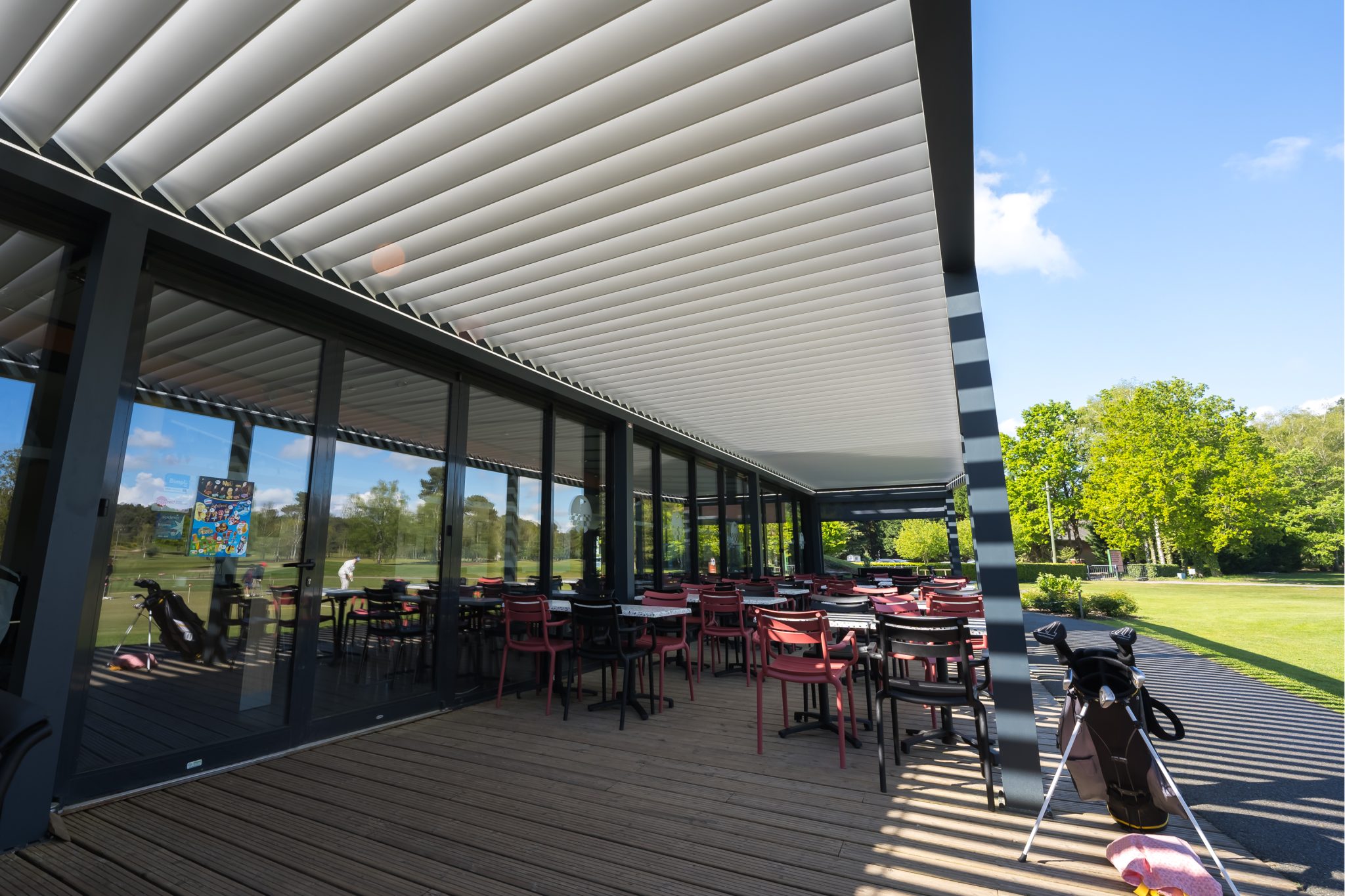 Golf De Mulsanne pergola bioclimatique