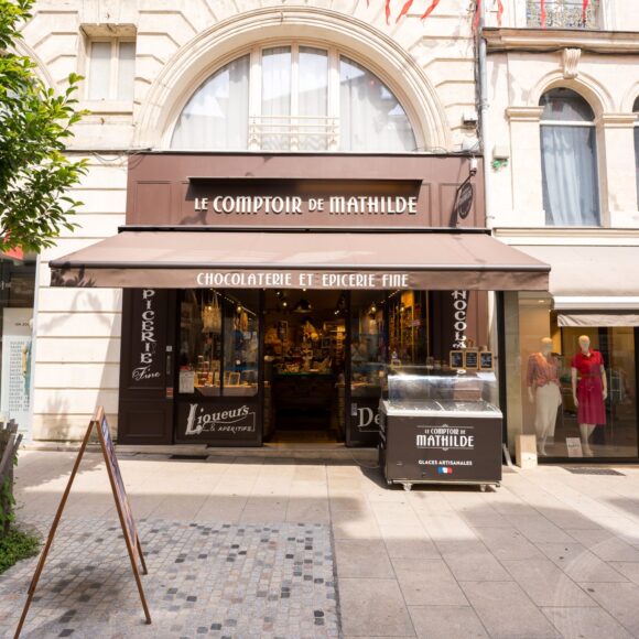 Store-banne-comptoir-mathilde-3