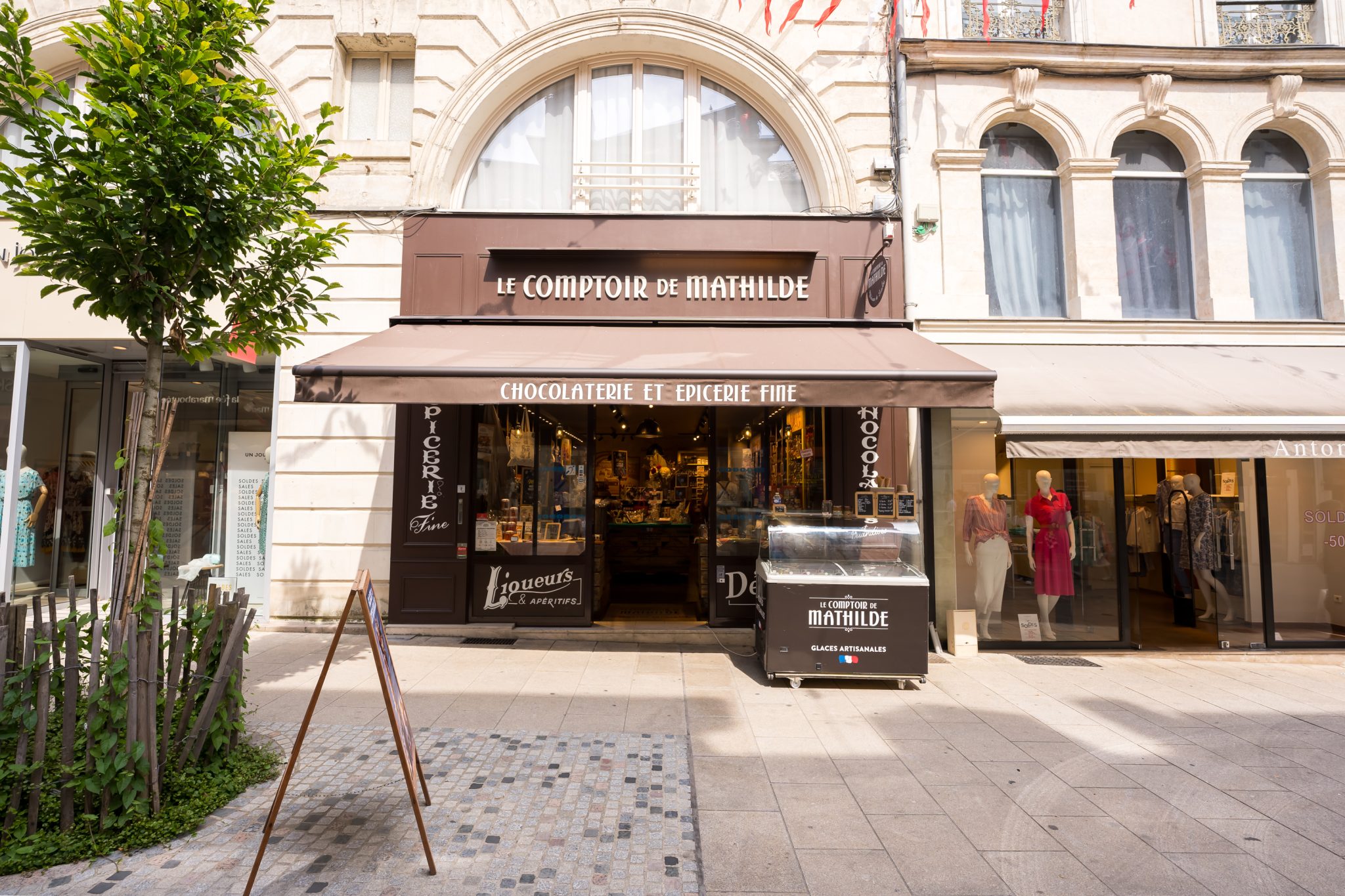 Store-banne-comptoir-mathilde-3