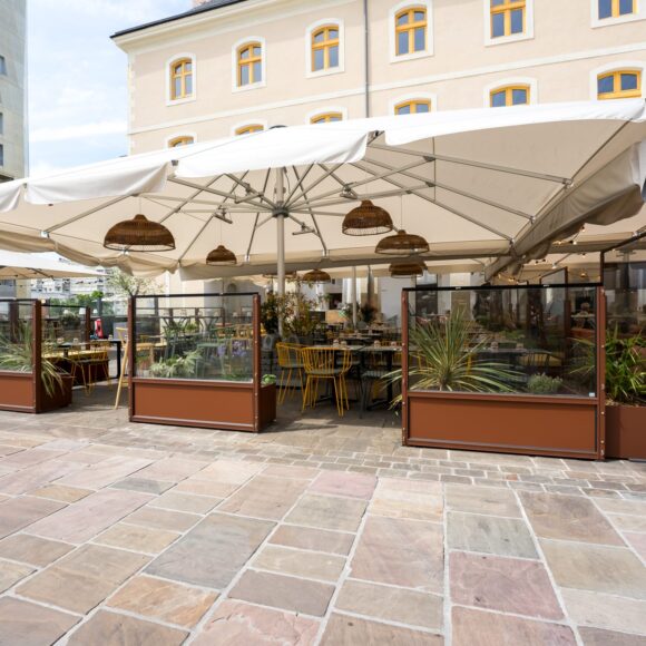 Le Liberta parasols géants le mans 1